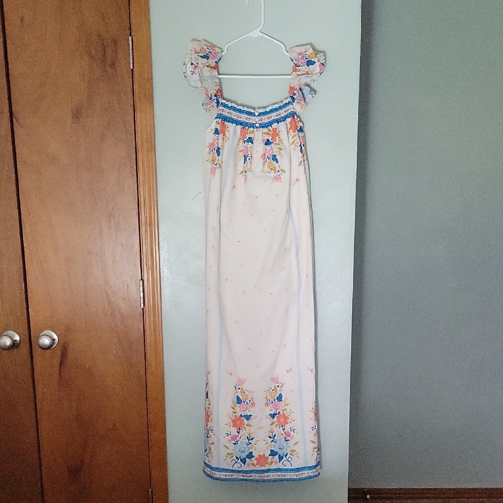 NWOT Fate White And Blue Floral Dress